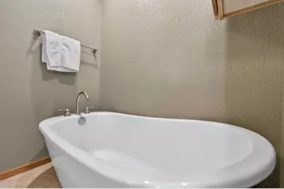 1020 Kettle Court, Verona, WI 53593 - Photo 14