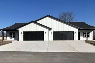 1220 Prairie Ave, Janesville, WI 53545 - Photo 1