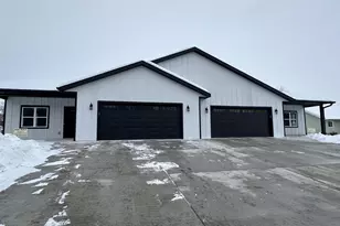 1220 Prairie Ave, Janesville, WI 53545 - Photo 2