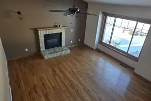 117 Knutson Dr, Madison, WI 53704 - Photo 6