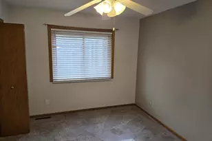 117 Knutson Dr, Madison, WI 53704 - Photo 18