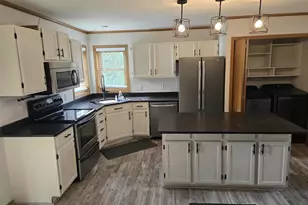 117 Knutson Dr, Madison, WI 53704 - Photo 8