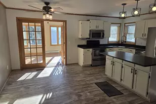 117 Knutson Dr, Madison, WI 53704 - Photo 12