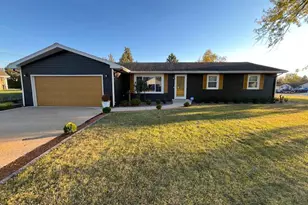 2260 Cobblestone Ln, Beloit, WI 53511 - Photo 1