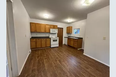 702 S Washington Street, Janesville, WI 53548 - Photo 4