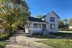 702 S Washington St, Janesville, WI 53548 - Photo 2