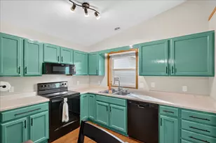 2802 Wayland Dr, Madison, WI 53713 - Photo 8