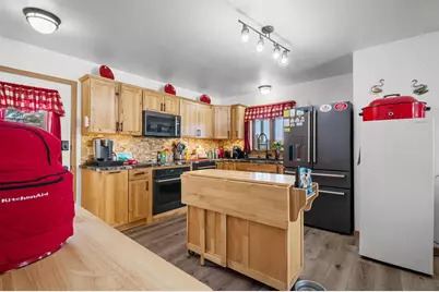 137 Prairie Road, Fond du Lac, WI 54935 - Photo 2