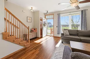 1046 Stonehaven Dr, Sun Prairie, WI 53590 - Photo 4