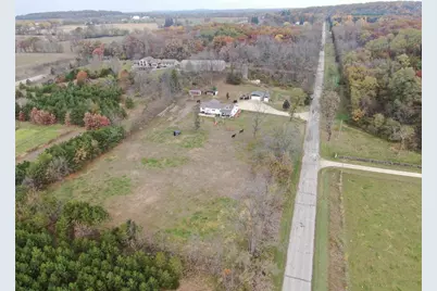 N9307 Old Highway 22 Road, Pardeeville, WI 53954 - Photo 2
