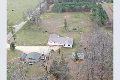 N9307 Old Highway 22 Road, Pardeeville, WI 53954 - Photo 4