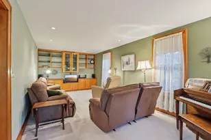 1001 Edgewater Rd, Fort Atkinson, WI 53538 - Photo 6