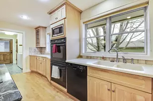 6811 Aldo Leopold Way, Middleton, WI 53562 - Photo 16