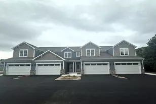 3164 S Bartells Dr Dr, Beloit, WI 53511 - Photo 2