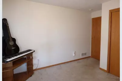 2528 Edgewood Drive, Beloit, WI 53511 - Photo 16