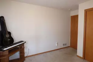 2528 Edgewood Dr, Beloit, WI 53511 - Photo 16