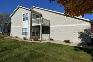 2528 Edgewood Dr, Beloit, WI 53511 - Photo 2