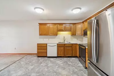 2339 Effingham Way, Sun Prairie, WI 53590 - Photo 12