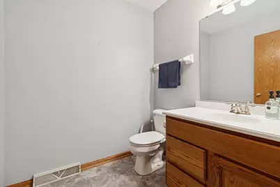 2339 Effingham Way, Sun Prairie, WI 53590 - Photo 14