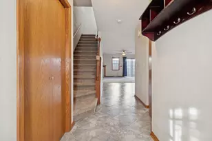 2339 Effingham Way, Sun Prairie, WI 53590 - Photo 4