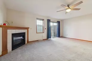 2339 Effingham Way, Sun Prairie, WI 53590 - Photo 6