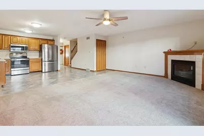 2339 Effingham Way, Sun Prairie, WI 53590 - Photo 8