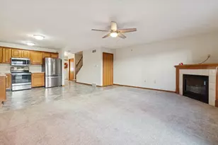 2339 Effingham Way, Sun Prairie, WI 53590 - Photo 8