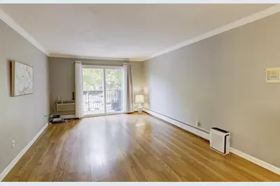 2404 Independence Lane #204, Madison, WI 53704 - Photo 4