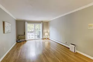 2404 Independence Ln, Madison, WI 53704 - Photo 4