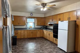339 Turner St, Columbus, WI 53925 - Photo 6