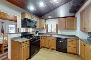 W3797 Lakeview Park Dr, Lake Geneva, WI 53147 - Photo 10