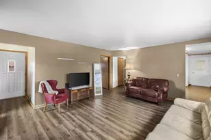 210 Pleasant Dr, Waunakee, WI 53597 - Photo 4