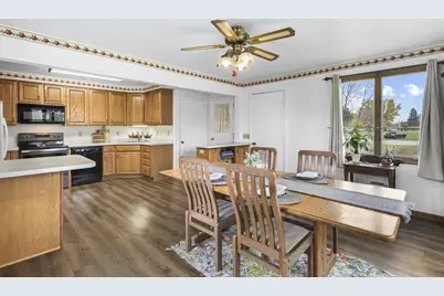 210 Pleasant Drive, Waunakee, WI 53597 - Photo 8