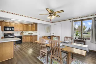 210 Pleasant Dr, Waunakee, WI 53597 - Photo 8