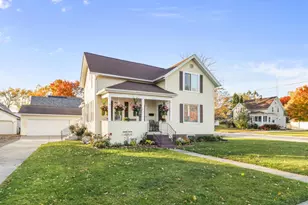 237 N Wilson Ave, Jefferson, WI 53549 - Photo 4