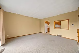 1411 Holly Dr, Janesville, WI 53546 - Photo 10