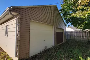 2205 S Palm St, Janesville, WI 53546 - Photo 4