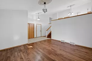 1077 Gas Light Dr, Sun Prairie, WI 53590 - Photo 6