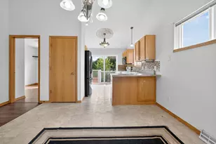 1077 Gas Light Dr, Sun Prairie, WI 53590 - Photo 10