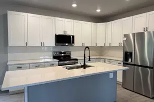 4000 Boulder Dr, Janesville, WI 53546 - Photo 4