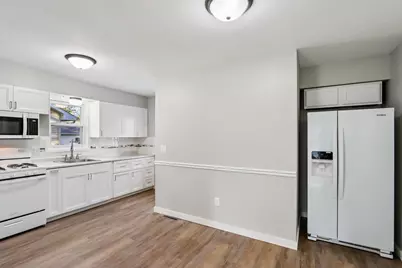 323 Center Avenue, Janesville, WI 53548 - Photo 8