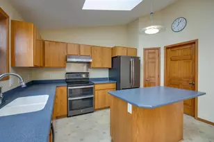 7810 Starr Grass Dr, Madison, WI 53719 - Photo 6