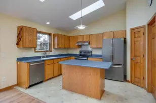 7810 Starr Grass Dr, Madison, WI 53719 - Photo 4