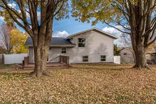 2205 Green Valley Dr, Janesville, WI 53546 - Photo 52