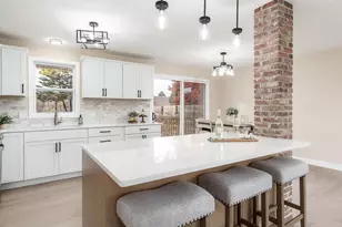 2205 Green Valley Dr, Janesville, WI 53546 - Photo 2