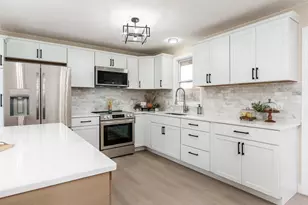 2205 Green Valley Dr, Janesville, WI 53546 - Photo 20