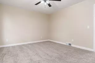 2205 Green Valley Dr, Janesville, WI 53546 - Photo 34