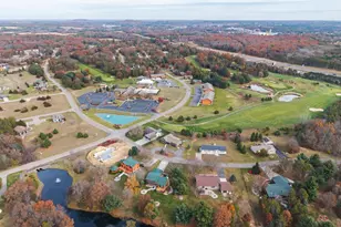 173 Sunset Cir, Wisconsin Dells, WI 53965 - Photo 10