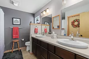 6207 Kilpatrick Ln, Madison, WI 53718 - Photo 18