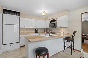 2334 Elizabeth St, Janesville, WI 53548 - Photo 10